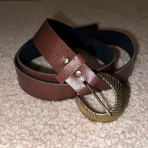 Vintage 1970s Women’s Brown Textured Belt with Gold Buckle